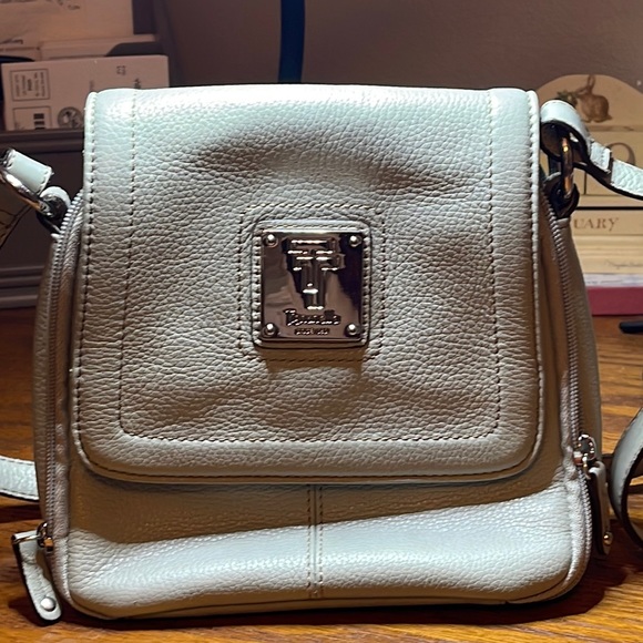 Tignanello crossbody sage green - Picture 1 of 10